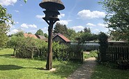 Altes Taubenhaus und Blick auf den Kräutergarten, Foto: Gregor Kockert, Lizenz: Tourismusverband Lausitzer Seenland e.V.