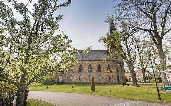 Dorfkirche Prieros, Foto: Steffen Lehmann, Lizenz: TMB-Fotoarchiv