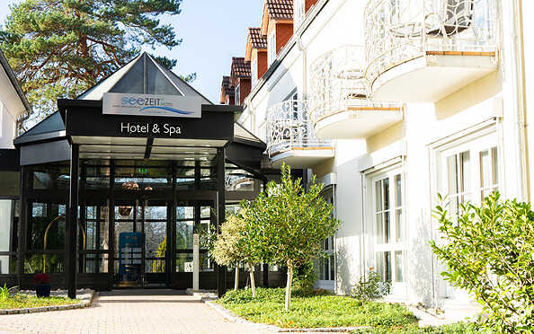 Seezeit Hotel Motzen - Haupteingang, Foto: INGO SCHLEGEL, Lizenz: INGO SCHLEGEL