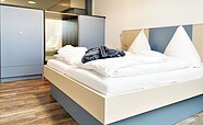 Apartment &quot;Neuwieser See&quot; 3. Schlafzimmer mit Doppelbett, Foto: Ulrike Haselbauer, Lizenz: Tourismusverband Lausitzer Seenland e.V.