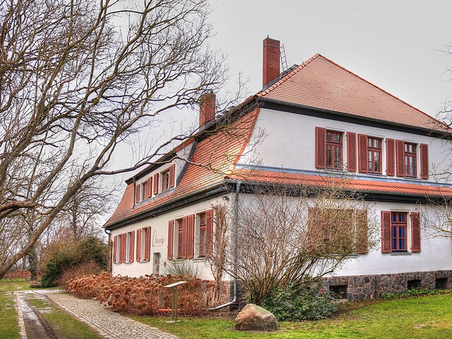 Musenhof mit Chamisso-Museum, Kolonnade und Kirche Kunersdorf