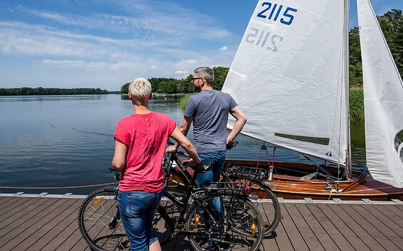 Radfahrer am Klempowsee, Foto: Markus Tiemann, Lizenz: Tourismusverband Prignitz