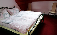 Schlafzimmer mit Doppelbett, Foto: Fam. Richter, Lizenz: Fam. Richter