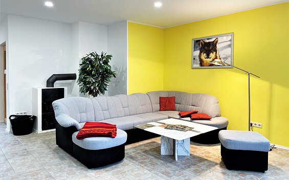 Blick auf den Wohn- und Aufenthaltsbereich, Foto: Ulrike Haselbauer, Lizenz: Tourismusverband Lausitzer Seenland e.V.