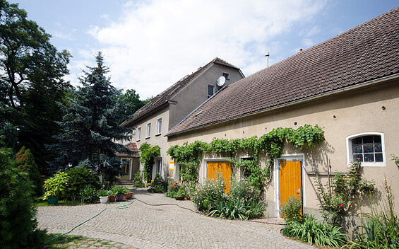 Blick auf den Gutshof, Foto: Philipp Metzner Foto- & Werbestudio Metzner, Lizenz: Pachows Hofladen und Ferienwochnung