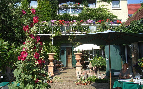 Appartements im Ziegelhof. Vinothek & Kräuterei