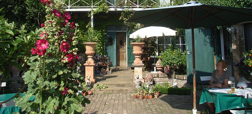Appartements im Ziegelhof. Vinothek & Kräuterei