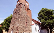 Der Turmsockel aus Feld-und Raseneisensteinen, Foto: Stefan Laske, Foto: Stefan Laske , Lizenz: REG Vetschau mbH