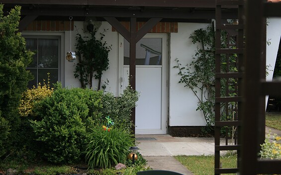 Eingang Bungalow, Foto: Zimmervermietung-Velten, Lizenz: Zimmervermietung-Velten