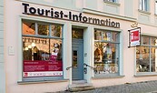 Tourist-Information Bad Freienwalde (Oder) - Freundlicher Service in der TI, Foto: HERREPIXX.DE