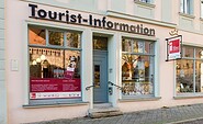 Tourist-Information Bad Freienwalde (Oder) - Freundlicher Service in der TI, Foto: HERREPIXX.DE