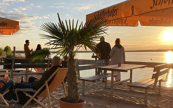 View from the terrace, Foto: Alfred Tempel, Lizenz: OSTufer - Strandbar und Wassersport