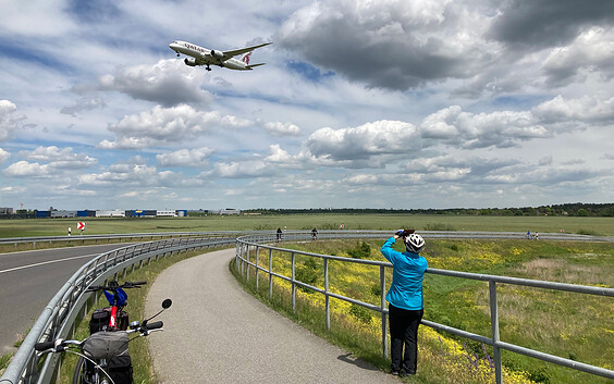 Planespotting, Foto: Juliane Frank, Lizenz: Tourismusverband Dahme-Seenland e.V.