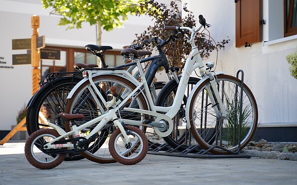 Fahrräder für Groß und Klein, Foto: Nick Jantschke, Lizenz: Burghof Apartments Hoyerswerda