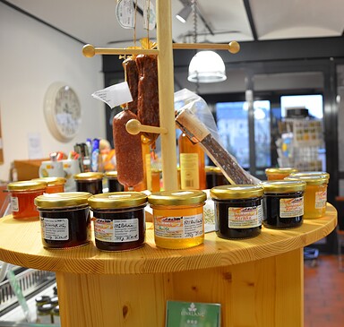 Trebnitz castle village shop 