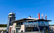 Airport building with visitor&#039;s deck, Foto: TRC GmbH