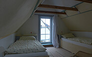 Schlafbereich unterm Dach, Foto: Anna Adam und Jalda Rebling