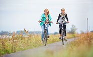 Radfahren auf dem Oder-Neiße-Radweg, Foto: Florian Läufer, Lizenz: Seenland Oder-Spree