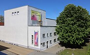 neue Bühne Senftenberg - Exterior view of the theatre, Foto: Steffen Rasche, Lizenz: Zweckverband Neue Bühne - Niederlausitzer Theaterstädtebund Senftenberg