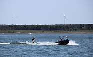 Wakeboard fahren auf dem Geierswalder See, Foto: Eva Lau, Lizenz: Tourismusverband Lausitzer Seenland e.V.