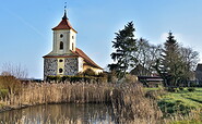 Kirche Damsdorf, Foto: Sandra Fonarob, Lizenz: Tourismusverband Havelland e.V.