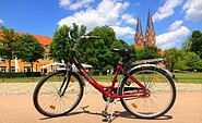 E-Bike - Ladestation am &quot;Altes Kasino&quot; Hotel am See in Neuruppin, Foto: Max Golde