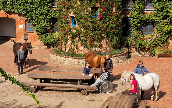 Inner courtyard of the four-sided courtyard, Foto: RHGB
