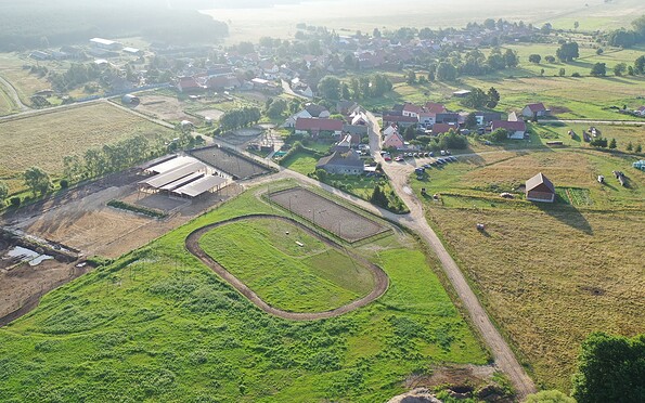 Aerial view of the equestrian farm, Foto: RHGB
