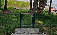 Treppe zum See