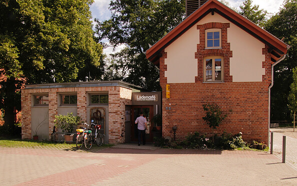 Eingang zum LadenCafé, Foto: Daniel Raßbach