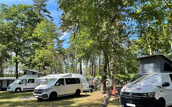 Wohnmobilstellplätze beim Knattercamping