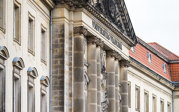 Hauptgebäude der Europa Universität , Foto: Artur Kozlowski