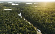 Im grünen Canyon: Dschungelfahrt im Seenland, Foto: Sylvia Pollex / Thomas Rötting, Lizenz: Kuhnle-Tours