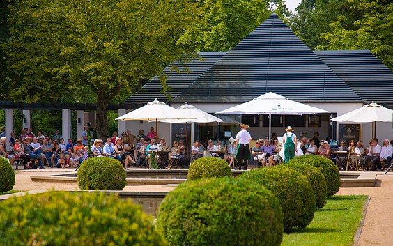 Cafè an den Großen Wasserspielen, Foto: PatLografie