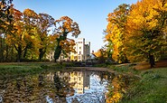 Schloss Steinhöfel im Herbst, Foto: Steffen Lehmann, Lizenz: TMB-Fotoarchiv
