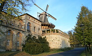 Historische Mühle von Sanssouci und Mühlenhaus, Foto: Torsten Rüdinger, Lizenz: Mühlenvereinigung Berlin-Brandenburg e. V.
