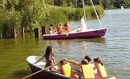 Boote auf dem See, Foto: Teikyo Foundation (Germany)