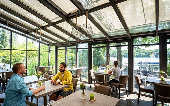 Restaurant im Hotel Fährhaus, Foto: Florian Läufer, Lizenz: Seenland Oder-Spree