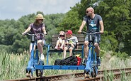 Fahrraddraisine auf der Strecke Zossen-Schönefeld , Foto: Erlebnisbahn, Lizenz: Erlebnisbahn