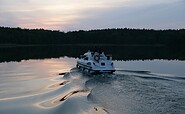 Sonnenuntergang an Bord, Foto: Le Boat c/o Crown Blue Line GmbH, Lizenz: Le Boat c/o Crown Blue Line GmbH
