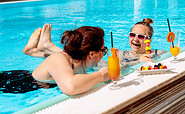 INSELHOTEL Potsdam beheizter Außenpool im Wellnesscenter