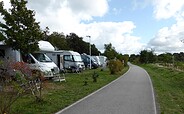 Camping- und Caravanparadies Dreiweiberner See-Jeder Stellplatz mit direktem Blick auf den See, Foto: Ringo Kloß, Lizenz: Camping- und Caravanparadies Dreiweiberner See