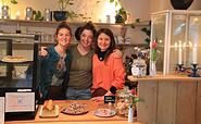 Pauline, Laura und Felicitas - die Gastgeberinnen im Café Apfel, Foto: Bansen-Wittig