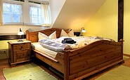 Schlafzimmer Nr.1 mit Doppelbett, Foto: Ulrike Haselbauer, Lizenz: Tourismusverband Lausitzer Seenland e.V.