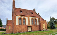 Dorfkirche Leeskow, Foto: Christiane Bramer, Lizenz: Naturwelt Lieberoser Heide