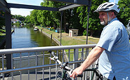 Radler an der Schleuse Neue Mühle, Foto: Dana Klaus, Lizenz: Tourismusverband Dahme-Seenland e.V.