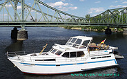 Yacht CARPE DIEM vor Glienicker Brücke, Foto: Günther Winkler, Lizenz: Günther Winkler, D-12161 Berlin