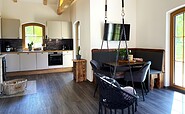 Example of Rabenherz holiday home with open-plan kitchen, Foto: Ulrike Haselbauer, Lizenz: Tourismusverband Lausitzer Seenland e.V.