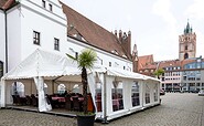 Sommerbiergarten des Restaurant &quot;Nirwana&quot; auf dem Marktplatz von Frankfurt (Oder), Foto: Anastasiia Kalko, Lizenz: Deutsch-Polnische Tourist-Information Frankfurt (Oder)