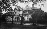 Station 1: Gutshaus Satzkorn (historische Aufnahme), Foto: Archiv, Lizenz: Gutshaus Satzkorn